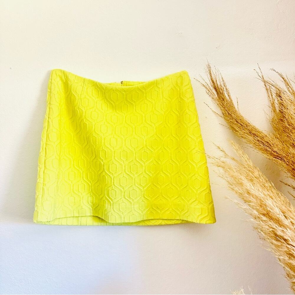 LILLY PULITZER Neon Yellow Chartreuse Geometric Embroidered Print Mini Skirt 2